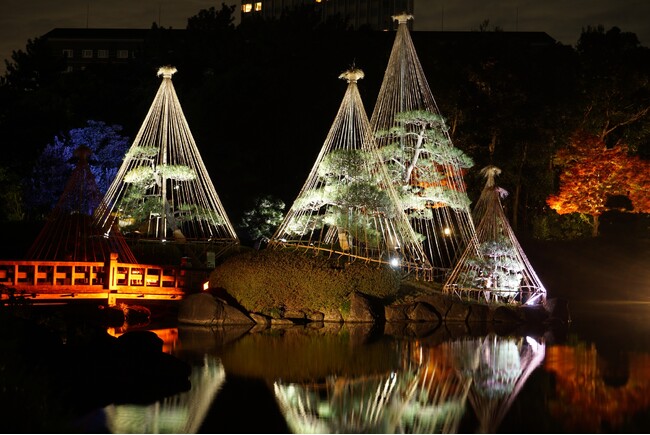 【夜間特別開園】幕張新都心の日本庭園ライトアップ「見浜園灯ろうまつり」2023年11月18日（土）～26日（日）開催（千葉県立幕張海浜公園）