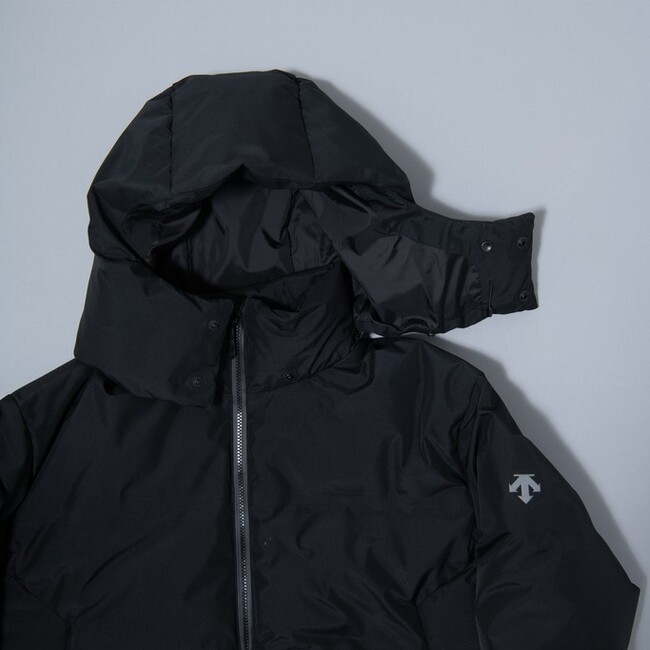 11月16日（木）よりトゥモローランドにて〈DESCENTE〉との別注ダウンブルゾンを発売。Goretex Infiniumを使用したALLTERRAIN 81にフードを付けたスぺシャルモデルです。