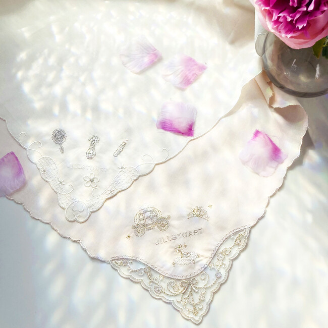 服飾雑貨メーカー川辺株式会社 デイリーにもフォーマルにも!刺繍ハンカチ新柄が登場!