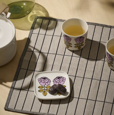 [マリメッコ]レトロなカラーリングで鮮やかに彩られたヴィヒキルースのホームコレクションが登場。