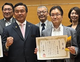 (前列左)石川県知事 馳 浩様／(前列右)イントロン・スペース株式会社 代表取締役 今井 茂雄