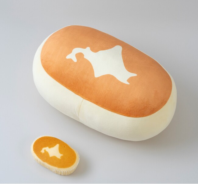 【※そっくりすぎ注意】 あの「北海道チーズ蒸しケーキ」がビッグなぬいぐるみに！12/6発売