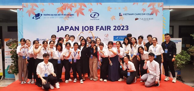 【イベントリポート】ベトナム学生たちへ日本の企業や文化を紹介するフェアが、ホーチミン市オープン大学で開催されました｜キャムテック（キャムコムグループ）