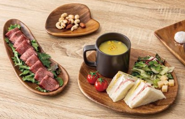 【ニトリ】人気のアカシア食器シリーズに、天然素材のあたたかみをより感じる、優しい曲線フォルムが新登場！