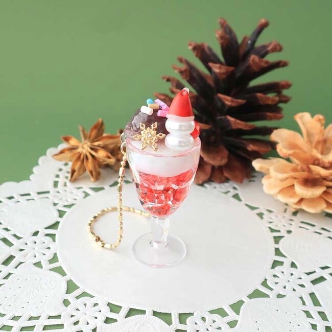 PARTS CLUB online ＜新商品掲載＞11/2(木) 【材料セット 】レジンで作るスノークリスマスパフェの新作を発売しました。