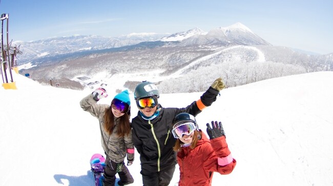 「裏磐梯レイクリゾート」白銀の世界でスノーアクティビティ近隣3か所のスキー場で選べるリフト券付プランを販売開始