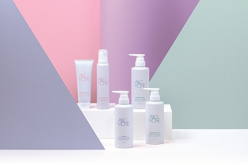 ダメージによるゆがみやうねりを整えて、扱いやすく素直な髪へ導くヘアケアシリーズ『ADMORE(アドモア)』を新発売！