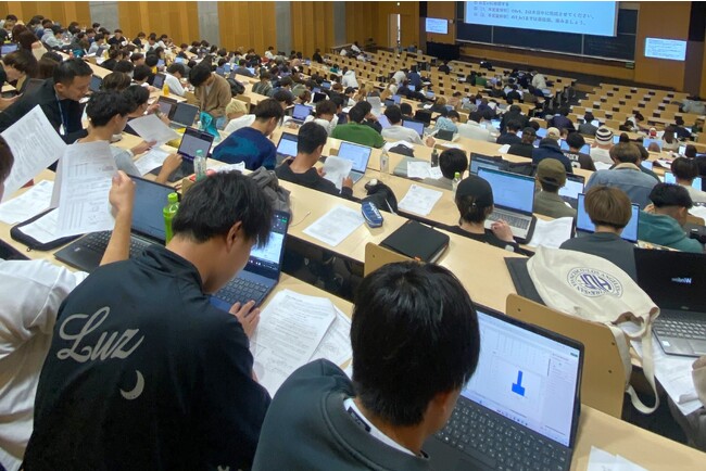 【桐蔭横浜大学】「数理・データサイエンス・AI教育プログラム（リテラシーレベル）」認定の科目が全学必修としてスタート