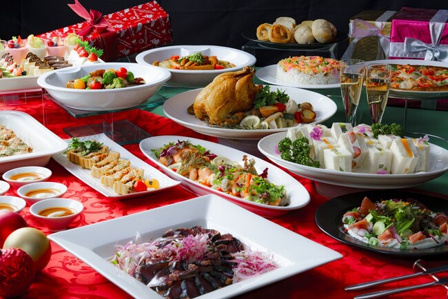 ローストチキンやステーキワゴンなどクリスマスムードたっぷり！DINING TSUZUMIにて「クリスマスランチブッフェ」を開催