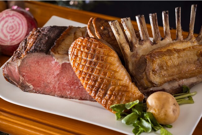 3種のお肉料理も食べ放題!華やかなクリスマスメニューで笑顔溢れるひと時を「クリスマスビュッフェ」