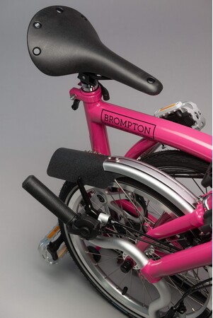 英折りたたみ自転車ブロンプトンが、復刻版カラー「Hot Pink」を発売