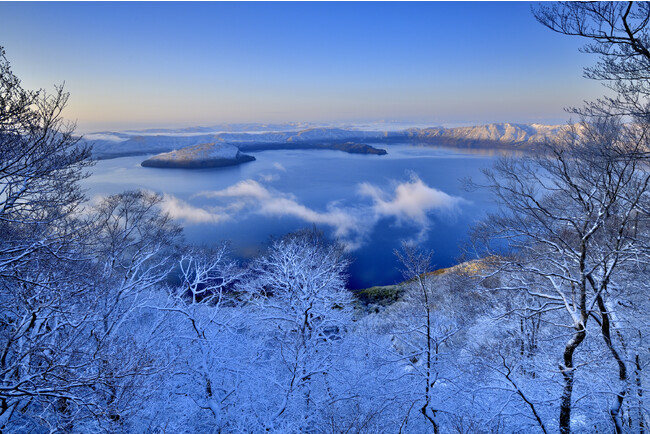 十和田湖周辺での美の発見を奨める「十和田湖の四季写真コンテスト」が第37回の開催を迎え、作品募集は1月5日まで！