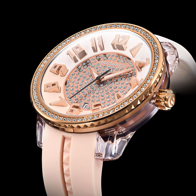 スイス生まれの腕時計ブランド「Tendence（テンデンス）」はクリスタルストーンが輝きを放つ「CLAZY Medium」SPARKLE(スパークル)モデルを11月17日(金)に発売します。