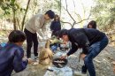 普段行われている火起こし体験の様子 普段行われている火起こし体験の様子