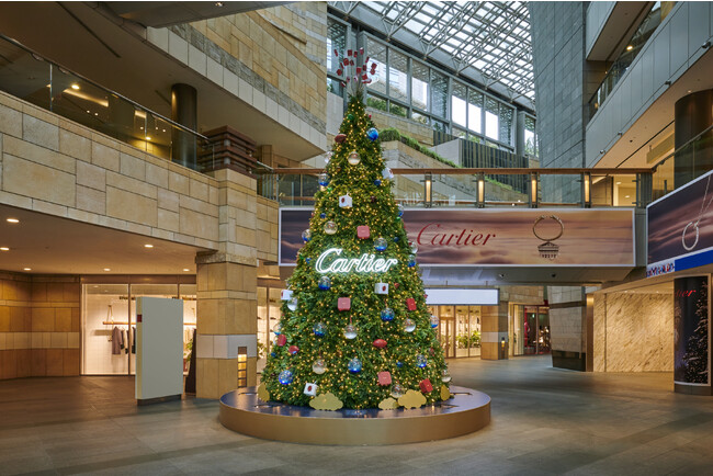 本日11月17日(金)、カルティエ クリスマスツリーが六本木ヒルズに登場