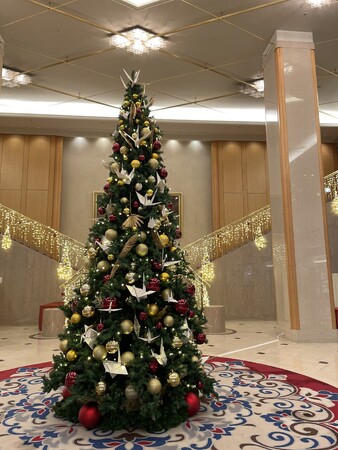 【リーガロイヤルホテル広島】サステナブルなクリスマス装飾やサンタクロースに会えるイベントを開催！『クリスマス館内装飾とイベントを実施』