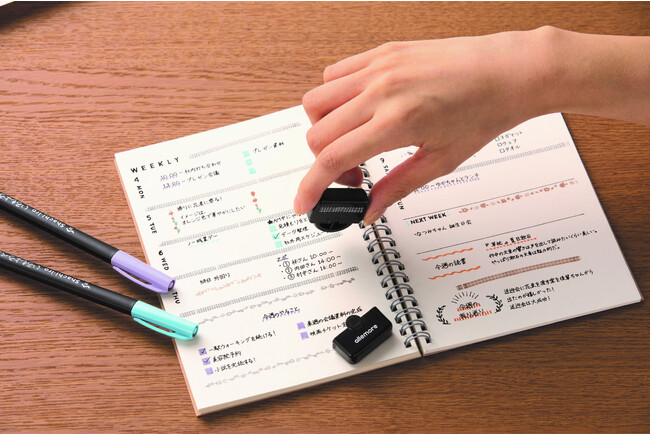 あれもこれも楽しめる、新ブランドallemore（アレモア）シリーズ 第二弾ローラー型スタンプ「nototo roller（ノトト ローラー）」発売余白にコロコロするだけで手帳・ノートがきれいに整う