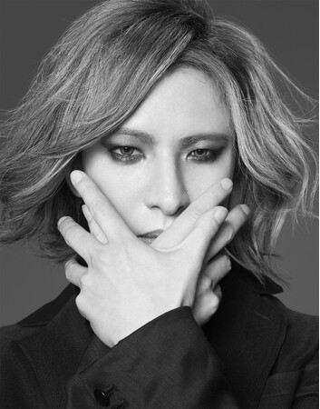 YOSHIKI　誕生日生配信で涙ながらにHEATHへの想いを語る「いま僕が泣きわめいても何も前に進まない」「ロックに見送りたい」