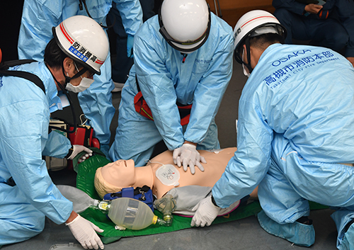消防・救急隊員の技術向上を目指し心肺停止事案の対応訓練