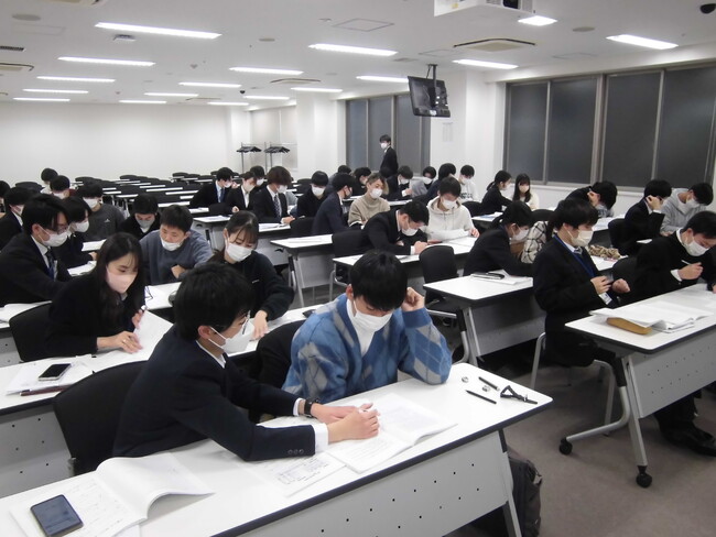 たった1日で得点力をアップ！関関同立・近大を目指す受験生の対策勉強会を開催。