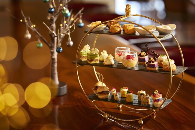 【ザ・リッツ・カールトン沖縄】沖縄産きび砂糖や旬のタンカンなどを使った南国フレーバー「クリスマス・アフタヌーンティー」と「クリスマスケーキ」２０２３年１２月２日提供開始
