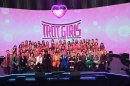 トロット・ガールズ・ジャパン集合_(c)トロット・ガールズ・ジャパン製作委員会 トロット・ガールズ・ジャパン集合_(c)トロット・ガールズ・ジャパン製作委員会