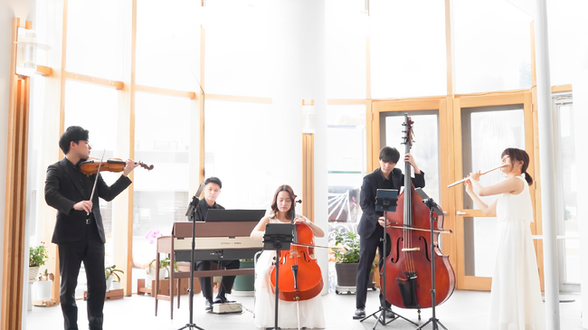 12/16（土）JR 横浜駅 中央南・南改札内 SOUTH COURT にて「YOKOHAMA Station City × Minichestra クリスマスコンサート」開催