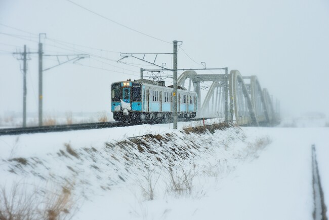 【青森屋】青森の雪景色を眺めながら鮪と地酒が楽しめる観光列車「酒のあで雪見列車」今冬も運行｜運行日：2024年1月20日、21日、27日、28日、2月3日、4日、10日、11日