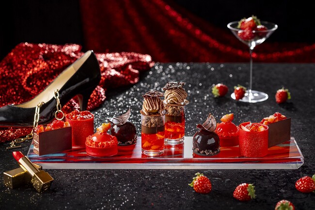 キンプトン新宿東京 「いちごとショコラのバーレスク・アフタヌーンティー」新年を迎えるアフタヌーンティーはとびきり艶やかに！