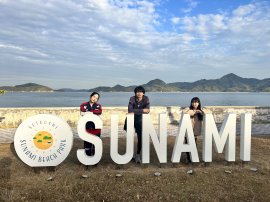 一面に広がる青空と海辺をラン旅