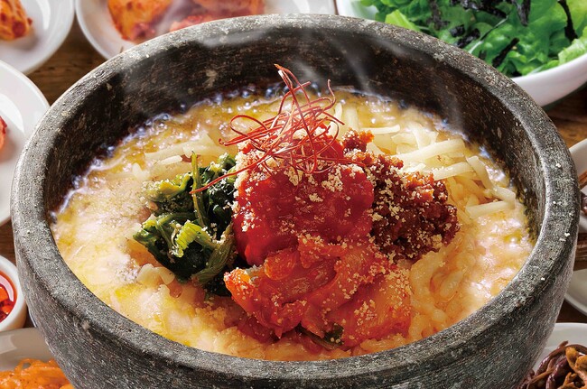 石焼ビビンバ専門店「アンニョン」この冬におすすめ！「たっぷりチーズの石焼リゾット」！