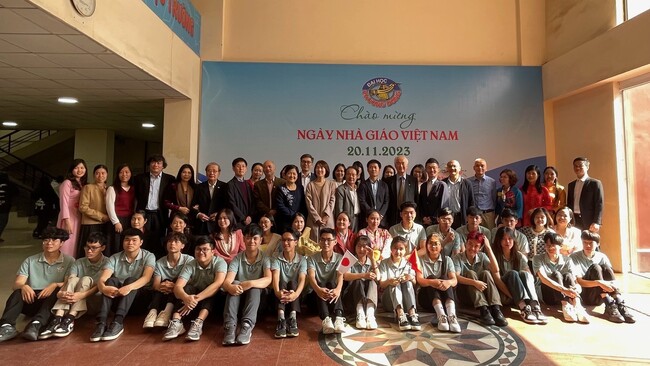 【ベトナム】「Phuong Dong大学」「NiX Education」「ウィザス」システムエンジニア育成プログラムにおける三者間協力MOAを締結
