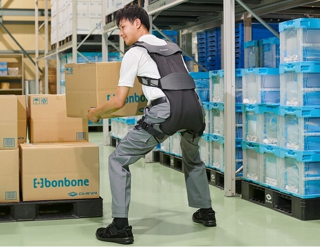 持ち上げ動作におけるアシストスーツの補助効果を検証！2023年度日本人間工学会中国・四国支部大会にて発表