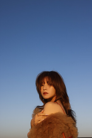 宇野実彩子（AAA）、表現者としての「さまざまな季節」と「現在地」、そして「秘めた心情」に迫った、ソロデビュー5周年を記念したメモリアルブック発売！