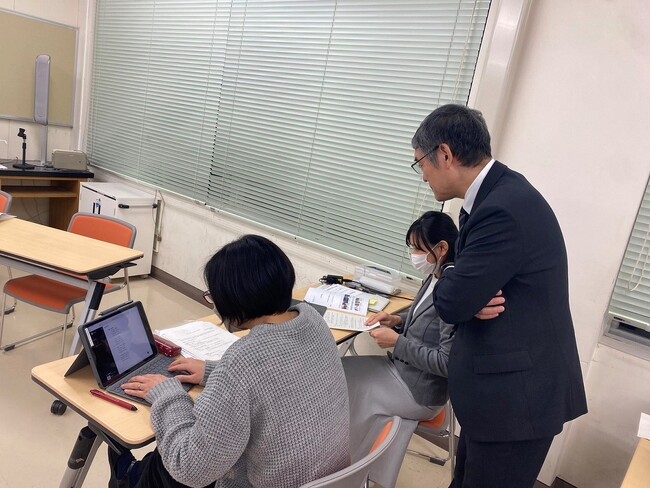 【開志専門職大学×新潟県立新潟翠江高等学校】情報学部 平川秀樹教授が新潟県立新潟翠江高等学校にて教員向け「体験型・生成AI研修」を行いました。