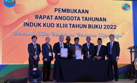 11月4日に行われた調印式の様子 11月4日に行われた調印式の様子