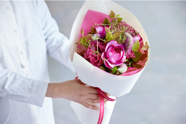 【青山フラワーマーケット】Z世代から生まれた、広がる新成人の花贈り！「おめでとう」「ありがとう」を伝える、心あたたまる新たなTikTok売れとは