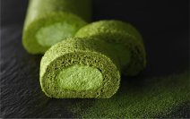 大阪の老舗日本茶店と、有名ホテル出身パティシエが本気で作った「甘くない」濃厚抹茶ロールを12月19日より一般販売開始！