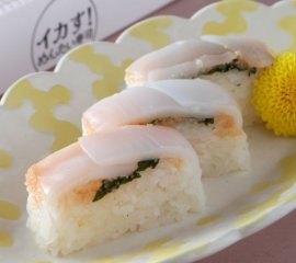 博多新名物「イカす!めんたい寿司」 博多新名物「イカす!めんたい寿司」