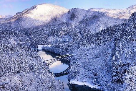 冬の原風景のなかで会津の自然と芸術・文化を堪能!