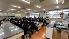 【東京農業大学第三高等学校附属中学校】12/12（火）養殖体験として春から育ててきたヒラメを実食しました。