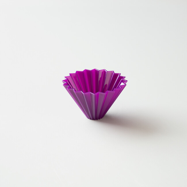 世界中のバリスタから高い支持を得ている「ORIGAMI」から、Dripper Airのリミテッドカラー“Purple（パープル）”が数量限定で登場いたします。