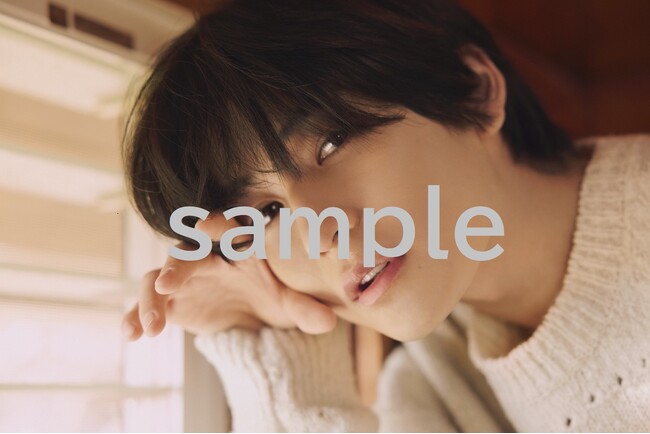 俳優・高橋文哉さんの2024年卓上カレンダー、表紙と限定購入特典をついに公開！