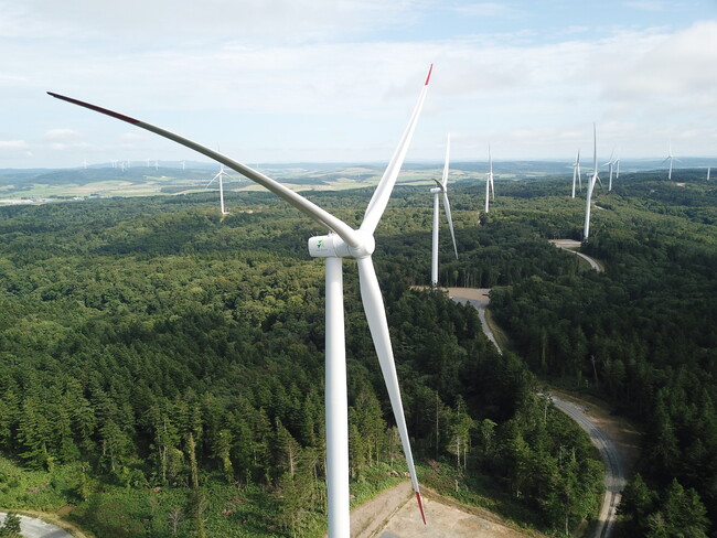 日本最大の陸上風力発電所「芦川ウインドファーム」一部営業運転開始