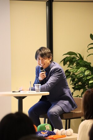 医療複合施設i-Mallで『高山俊クリスマストークショー』（主催：ホロニクスヘルスケア）を開催