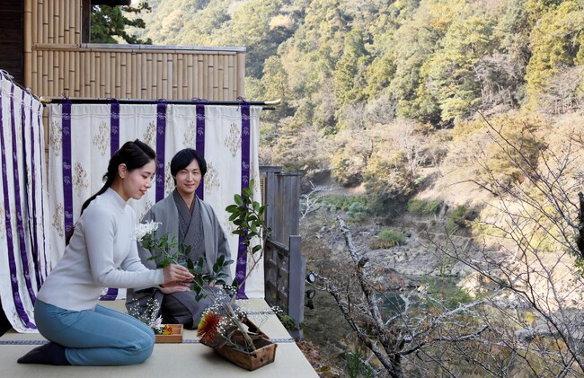 【星のや京都】冬の奥嵐山で生命の本質やありがたみを感じ、表現する「芽吹きの華道体験」開催｜期間：2024年2月5日～3月5日