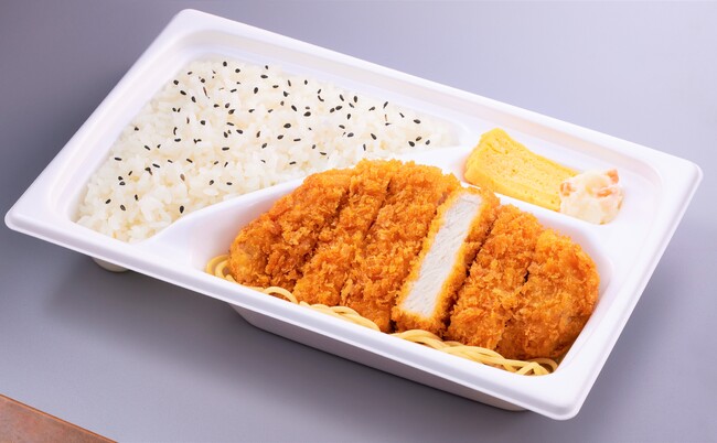 石油系プラスチック量年間約 421 トン削減へ　チルド弁当・チルド寿司容器を軽量化・素材変更など環境配慮対応 ~ファミマ eco ビジョン 2050 プラスチック対策に関連した取り組み~