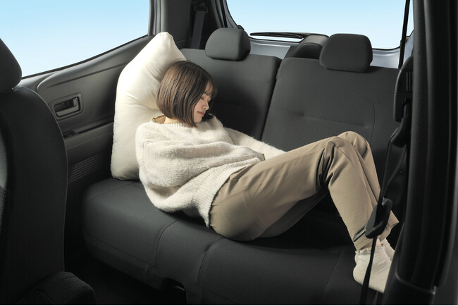 車内での快適な仮眠をサポート、「 シャーミング すみっこクッション」を発売(車眠具)