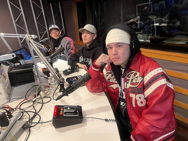 BAD HOPのレギュラー番組、interfm「#リバトーク TO THE DOME」昨夜の放送回は、遂にYZERRが登場！