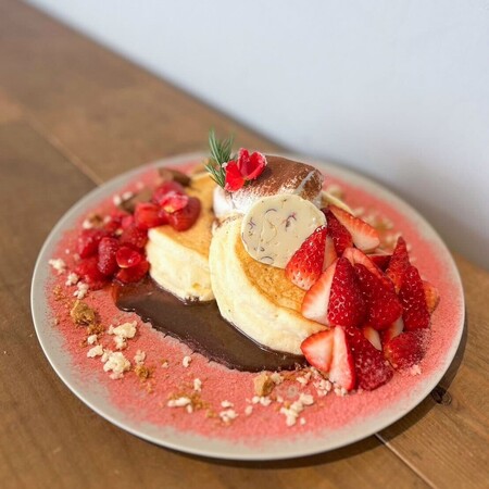 みなとみらい「The Blue Bell」より冬限定パンケーキがイチゴ尽くしのバレンタイン限定ver.で登場！&冬限定パンケーキを含むお得なアフタヌーンティープランも。